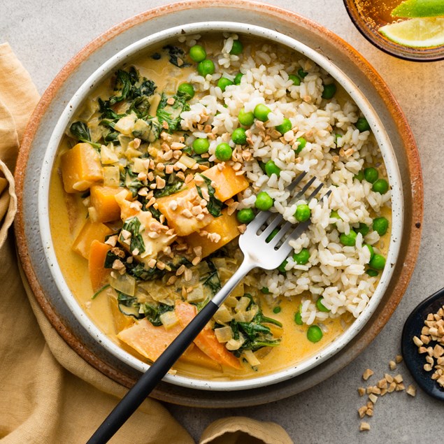Thai Yellow Veggie Curry with Spinach & Rice