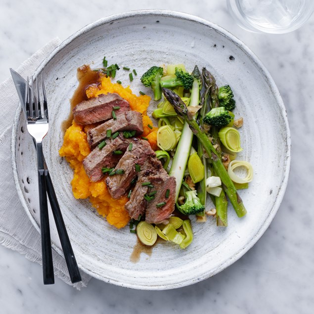 BEEF AND ASPARAGUS WITH VEGETABLE MASH AND JUS 