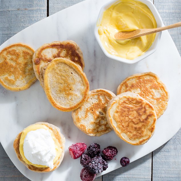 Pikelets with Lemon Curd