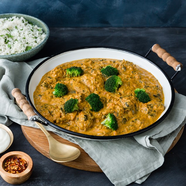 Chicken Tikka Masala with Green Rice and Yoghurt