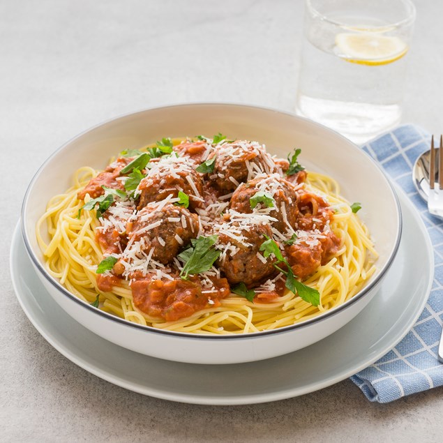 Meatballs with Spaghetti and Creamy Tomato Courgette Sauce