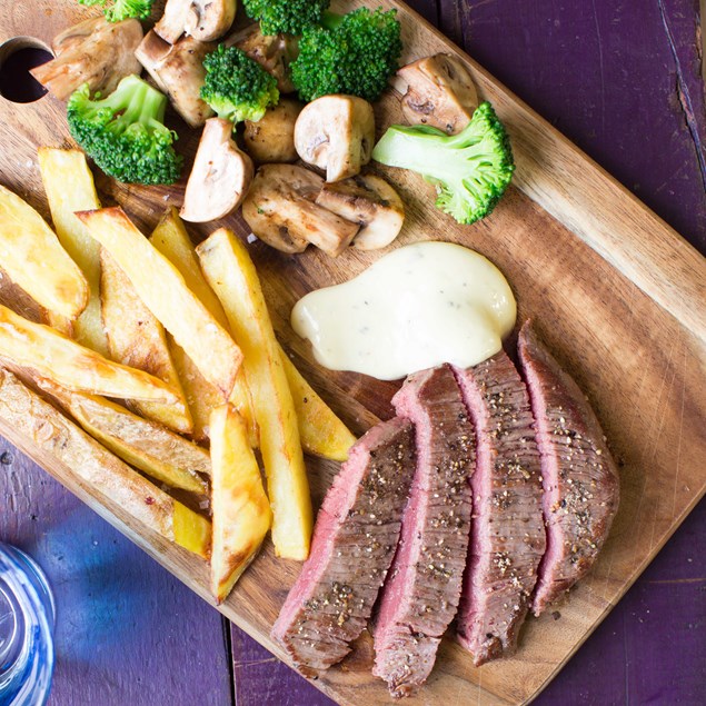 Peppered Steak with Hand Cut Fries and Béarnaise Sauce