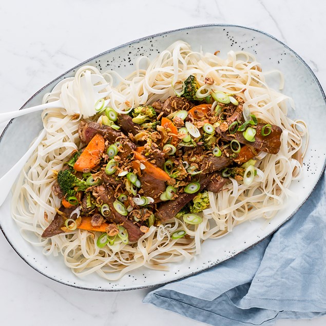 MONGOLIAN BEEF NOODLE STIR-FRY