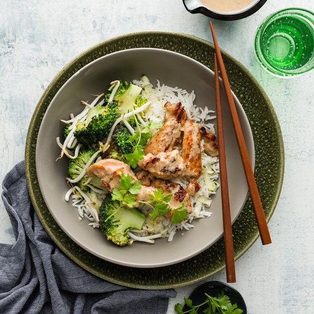 Crispy Chicken Rice Bowl with Sesame Dressing 