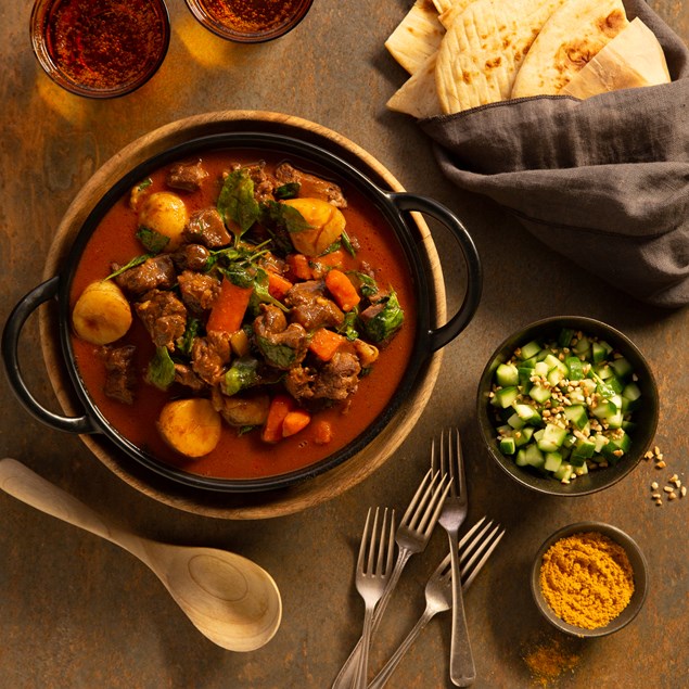 Beef Massaman with Naan Bread & Peanuts