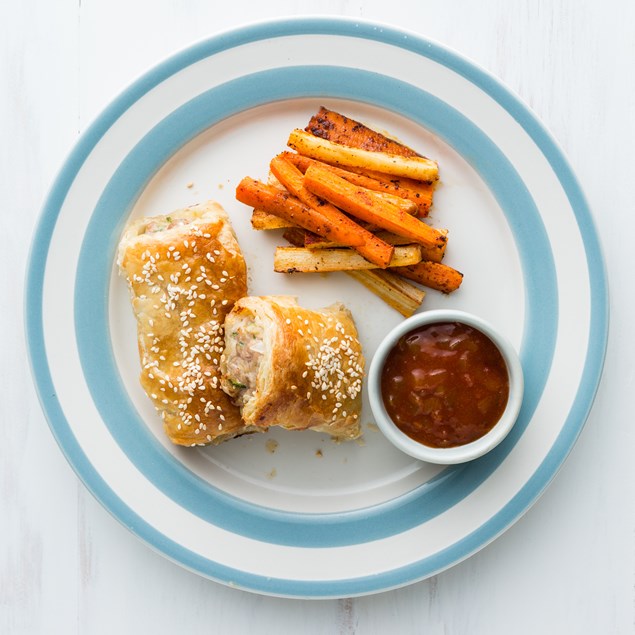 Pork & Apple Sausage Rolls with Veggie Chips 