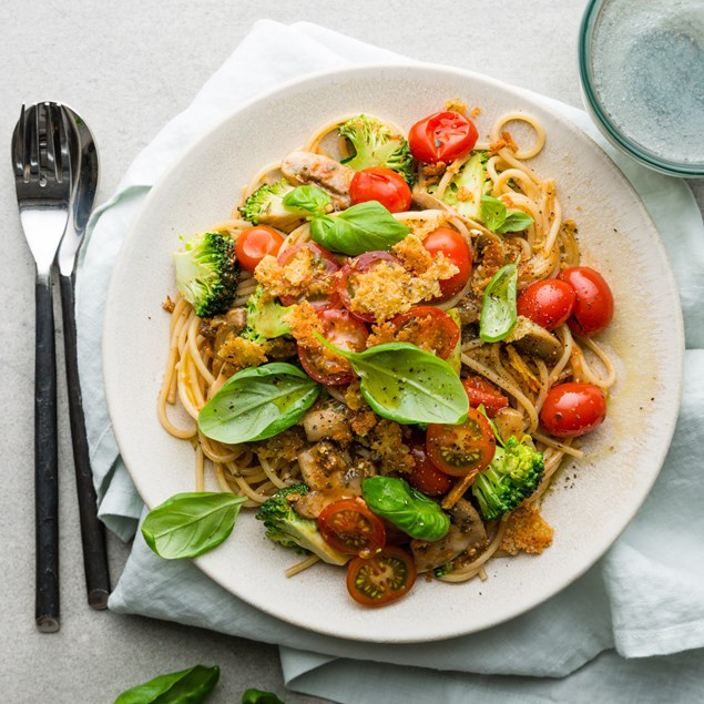 Tomato Spaghetti with Parmesan Crunch